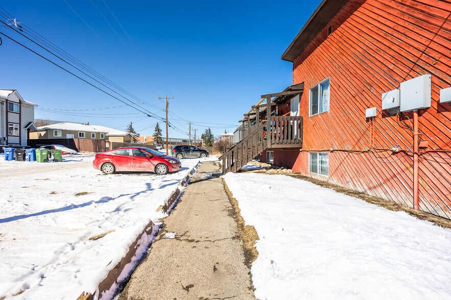 More Photos Of 4607 73 St NW, Calgary Apartments For Sale