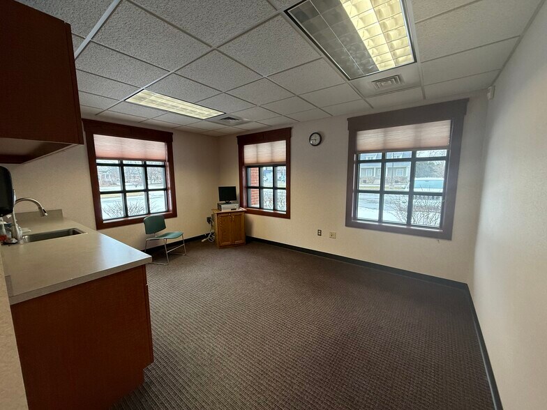 More Photos Of 3177 Main st, Emmett Office For Sale