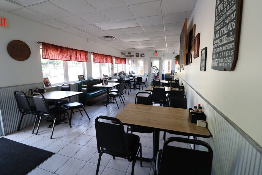 More Photos Of 111 W Michigan Ave, Augusta Storefront Retail Residential For Sale