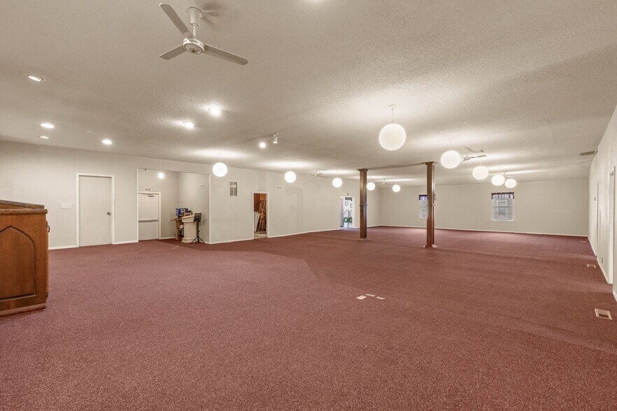 More Photos Of 215 S Bixby St, Coweta Religious Facility For Sale