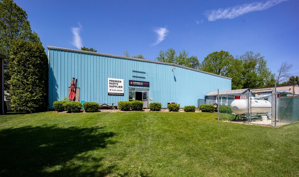 More Photos Of 180-190 S Clinton St, Doylestown Showroom For Sale