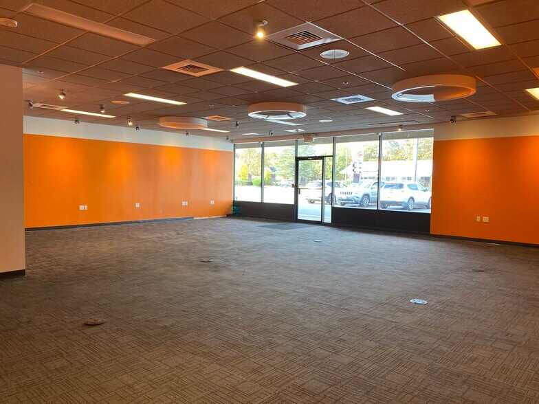 More Photos Of 200 Main St, Stoneham Unknown For Lease