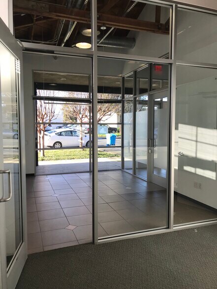 More Photos Of 2657-2659 Spring St, Redwood City Office For Lease