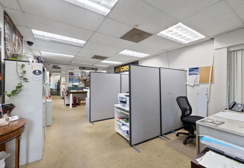 More Photos Of 120-124 Laurel Rd, East Northport Freestanding For Sale