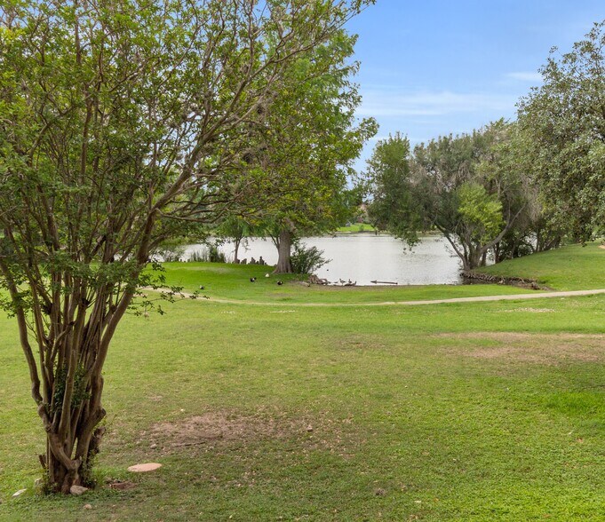 More Photos Of 13050 Park Xing, San Antonio Apartments For Sale
