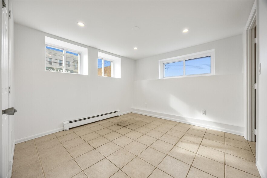 More Photos Of 57-59 Maspeth Ave, Flushing Warehouse For Lease