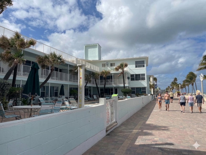 More Photos Of 2800 N Surf Rd, Hollywood Apartments For Sale