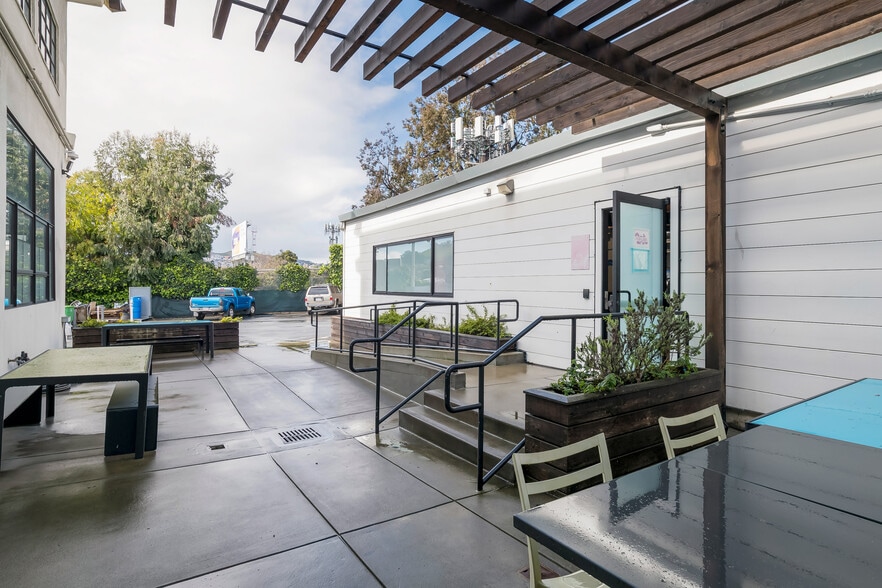 More Photos Of 2300 26th St, San Francisco Warehouse For Lease