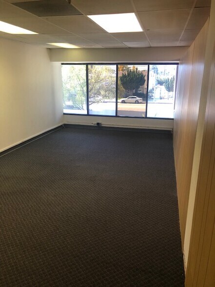 More Photos Of 8626 Wilbur Ave, Northridge Warehouse For Lease