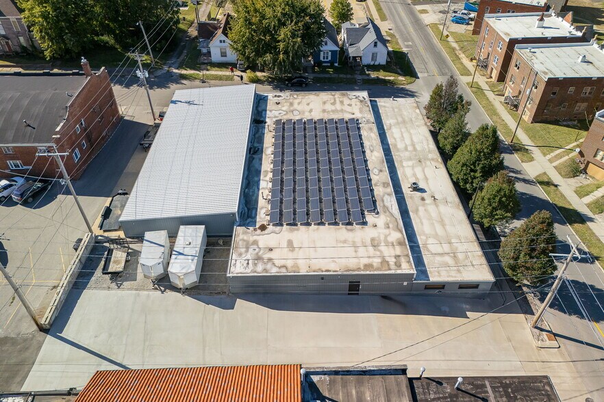 More Photos Of 2302 Highly St, Saint Joseph Warehouse For Lease