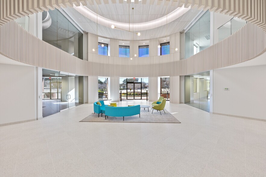 More Photos Of 10030 N MacArthur Blvd, Irving Office Residential For Lease