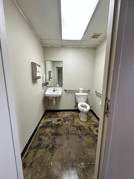 More Photos Of 36483 Old Perkins Rd, Prairieville Storefront Retail Office For Lease