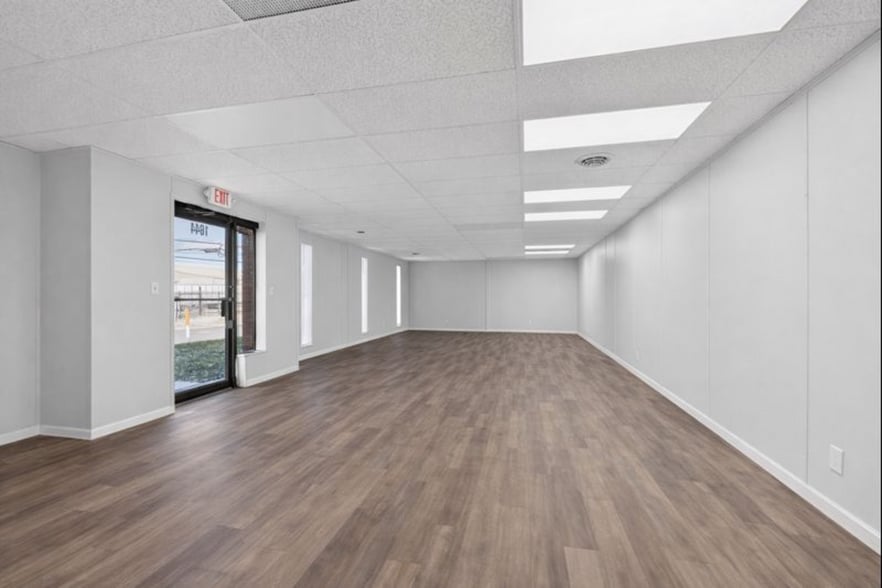 More Photos Of 1632-1644 Clara St, Columbus Warehouse For Lease