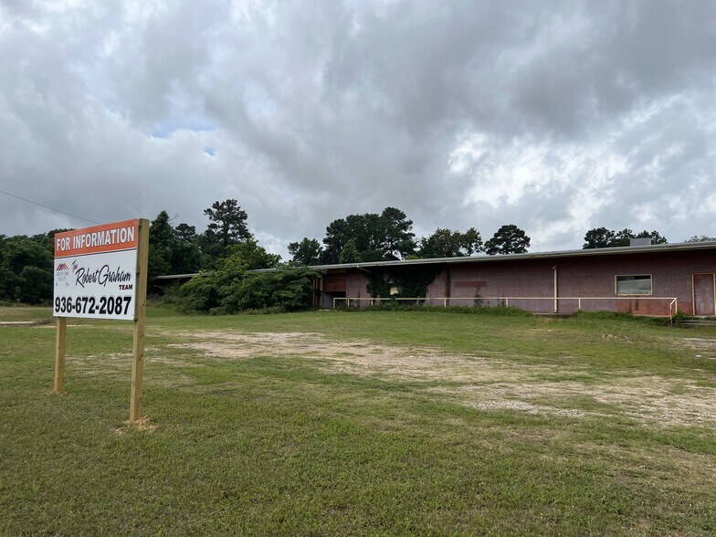 More Photos Of 14077 N Highway 75, Willis Warehouse For Sale