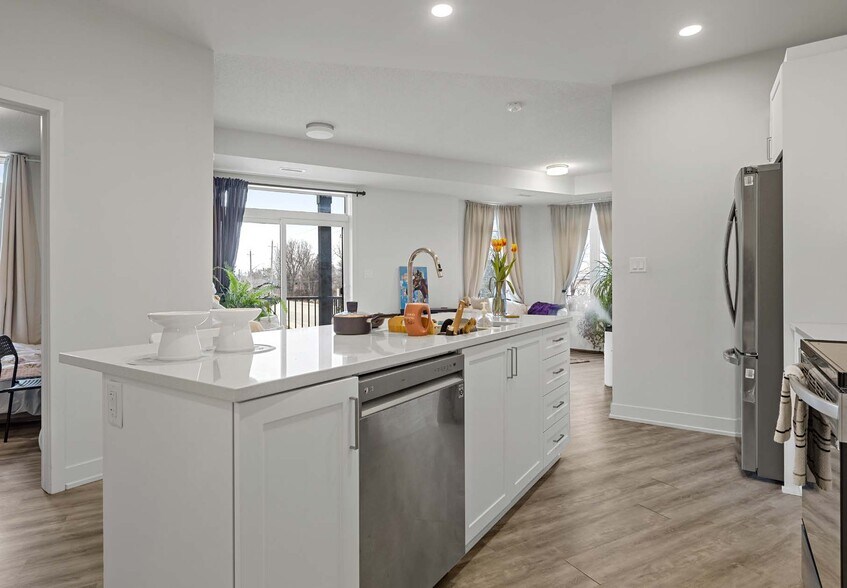 More Photos Of 3 Bedale Dr, Ottawa Apartments For Sale