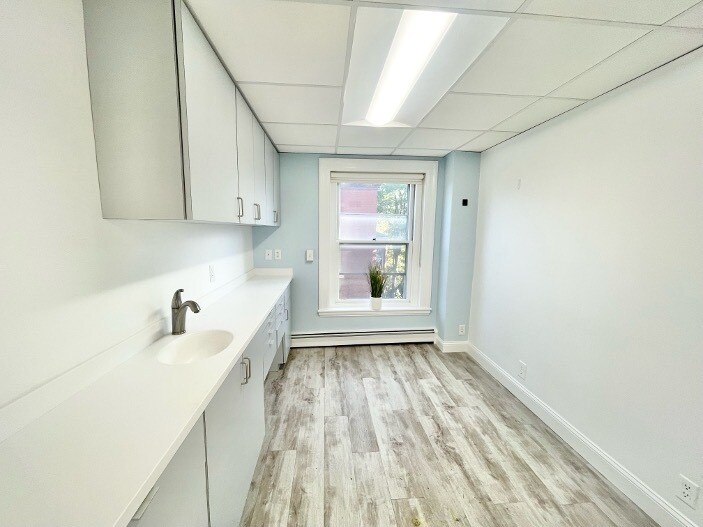 More Photos Of 1051 Beacon St, Brookline Medical For Sale