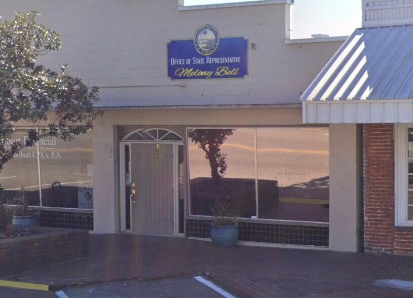 More Photos Of 107 Broadway St, Fort Meade Office For Sale