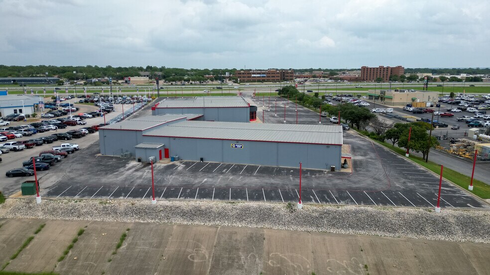 More Photos Of 1902 E Central Texas Expy, Killeen Auto Dealership For Lease