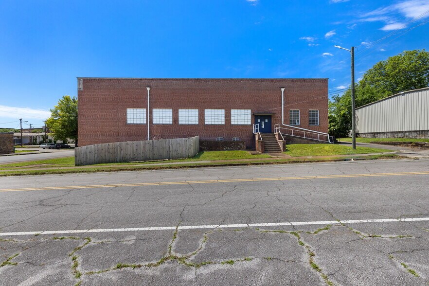 More Photos Of 419 N Raleigh Ave, Sheffield Specialty For Sale