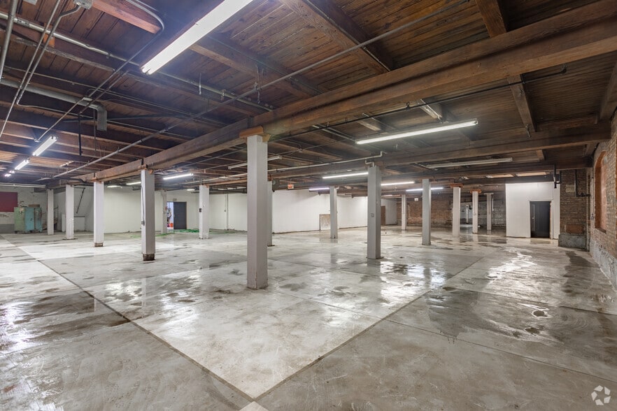 More Photos Of 2415 W 24th Pl, Chicago Warehouse For Sale