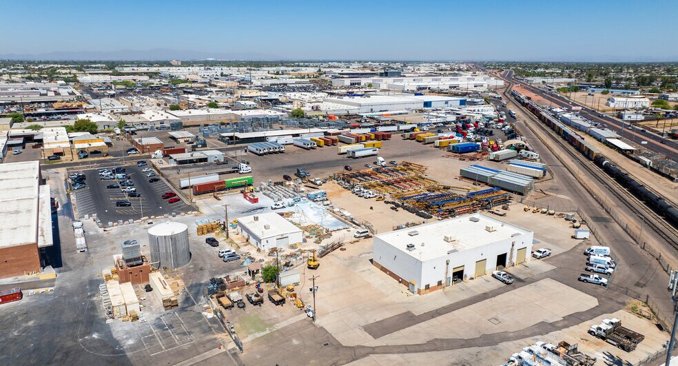 More Photos Of 3750 W Indian School Rd, Phoenix Warehouse For Lease