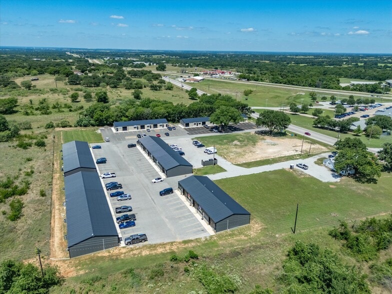 More Photos Of 200-225 West Side Dr, Decatur Light Distribution For Lease
