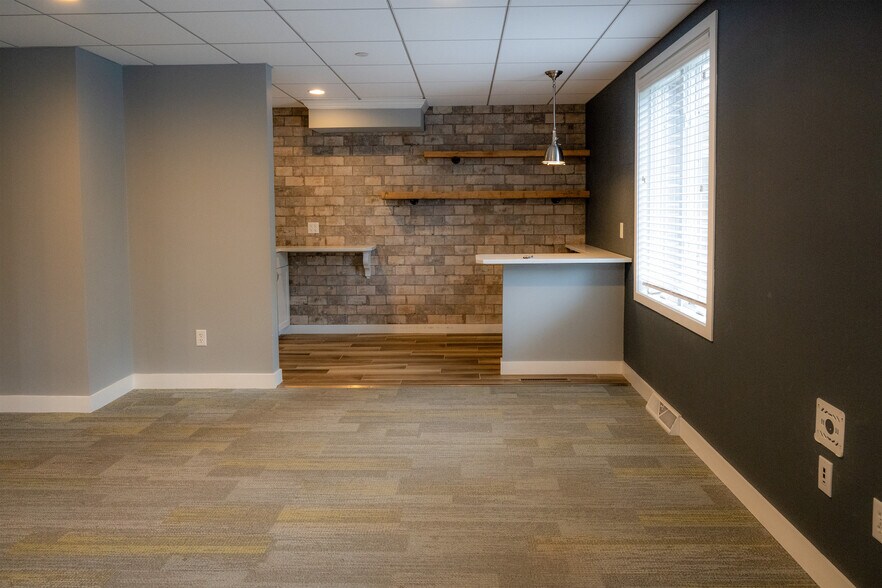 More Photos Of 51 Mill St, Hanover Office For Sale