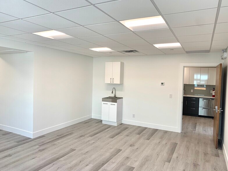 More Photos Of 3030 Pandosy St, Kelowna General Retail For Lease