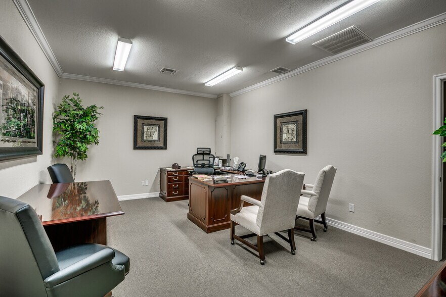 More Photos Of 1120 Rambling Oaks Dr, Norman Office For Lease