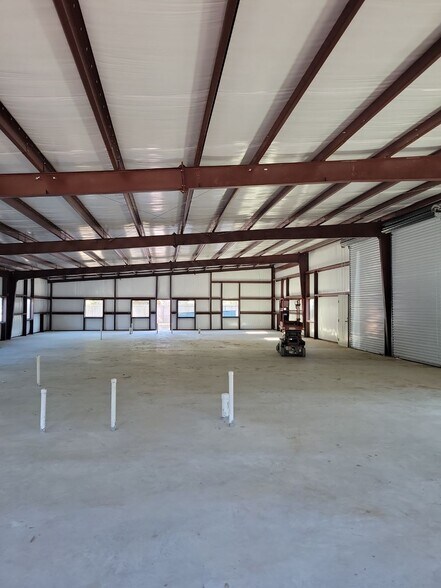 More Photos Of 402 Honea Egypt Rd, Magnolia Flex For Lease