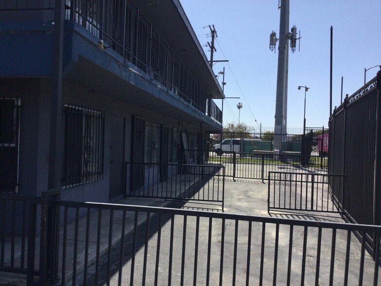 More Photos Of 344 W Florence Ave, Los Angeles Religious Facility For Lease