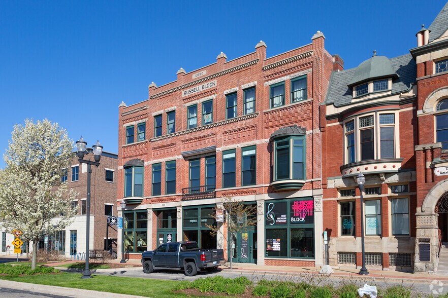 Primary Photo Of 360-66 W Western Ave, Muskegon Storefront For Sale