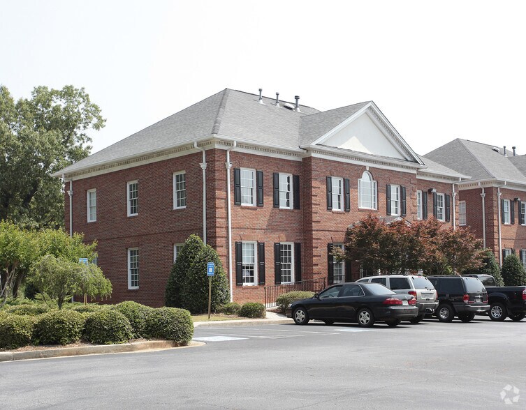 More Photos Of 795 E Lanier Ave, Fayetteville Office For Lease
