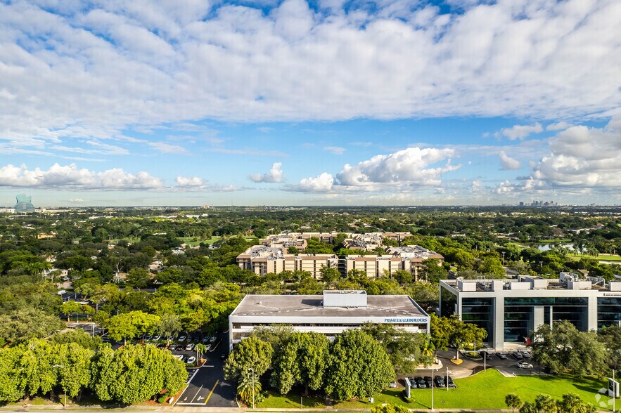 More Photos Of 4651 Sheridan St, Hollywood Medical For Sale