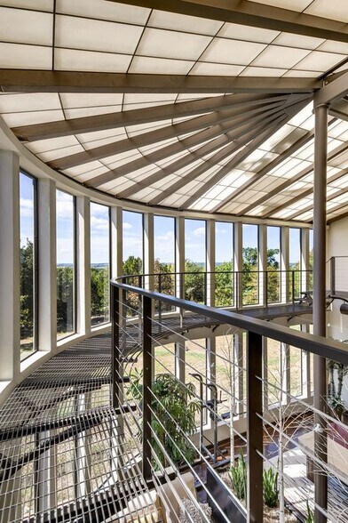More Photos Of 610 Crystal Creek Dr, Austin Specialty For Sale