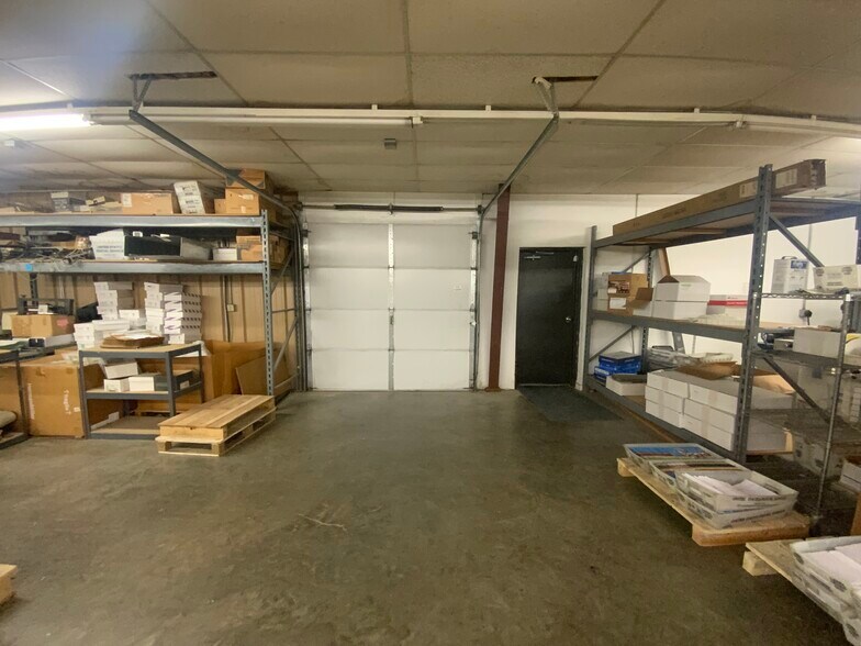 More Photos Of 110 SE 5th St, Lee's Summit Flex For Sale