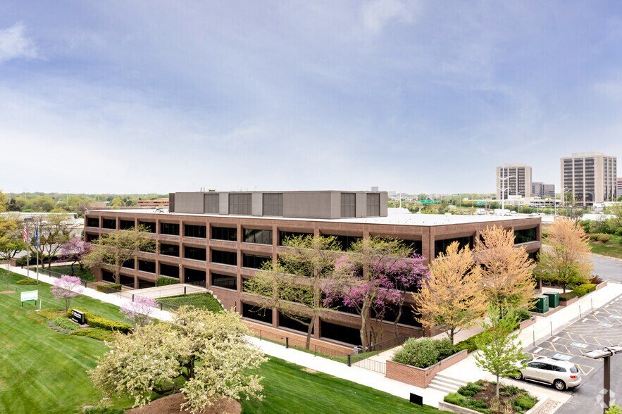 More Photos Of 1200 Jorie Blvd, Oak Brook Office For Lease