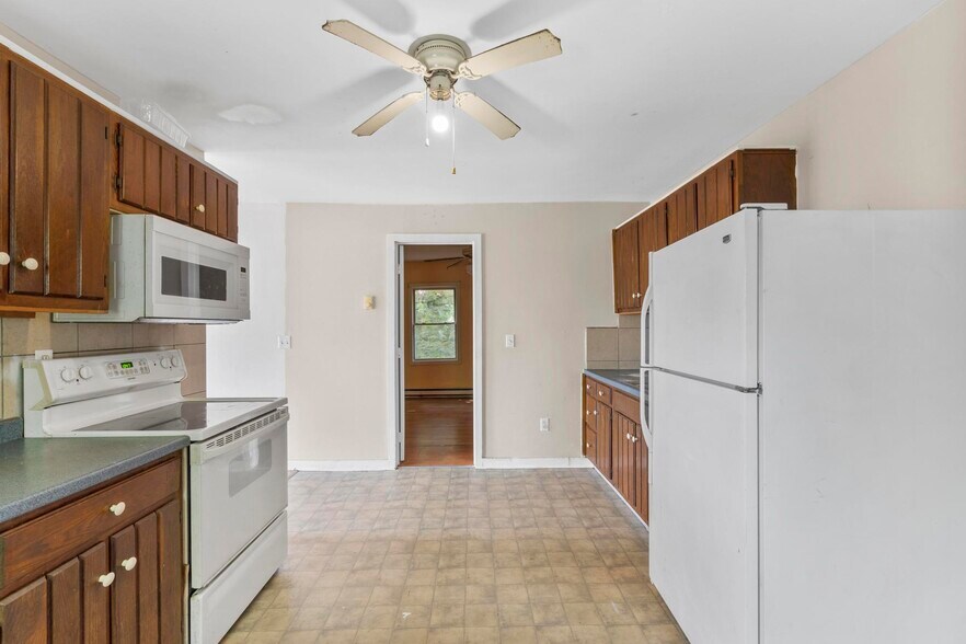 More Photos Of 343-357 W Main St, Waterbury Apartments For Sale