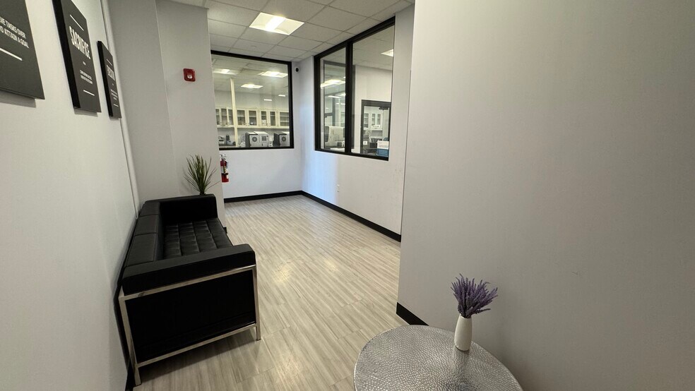 More Photos Of 2550 Brodhead Rd, Bethlehem Flex For Lease