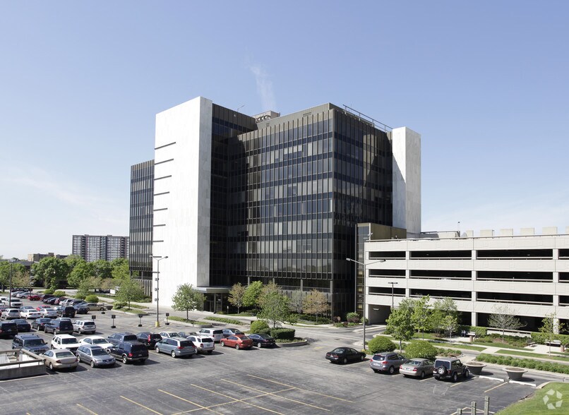 More Photos Of 8550 W Bryn Mawr Ave, Chicago Office For Lease