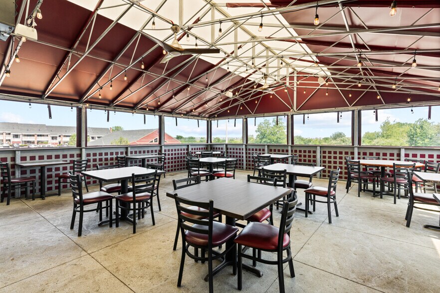 More Photos Of 60 Mile Rd, Wells Restaurant For Sale