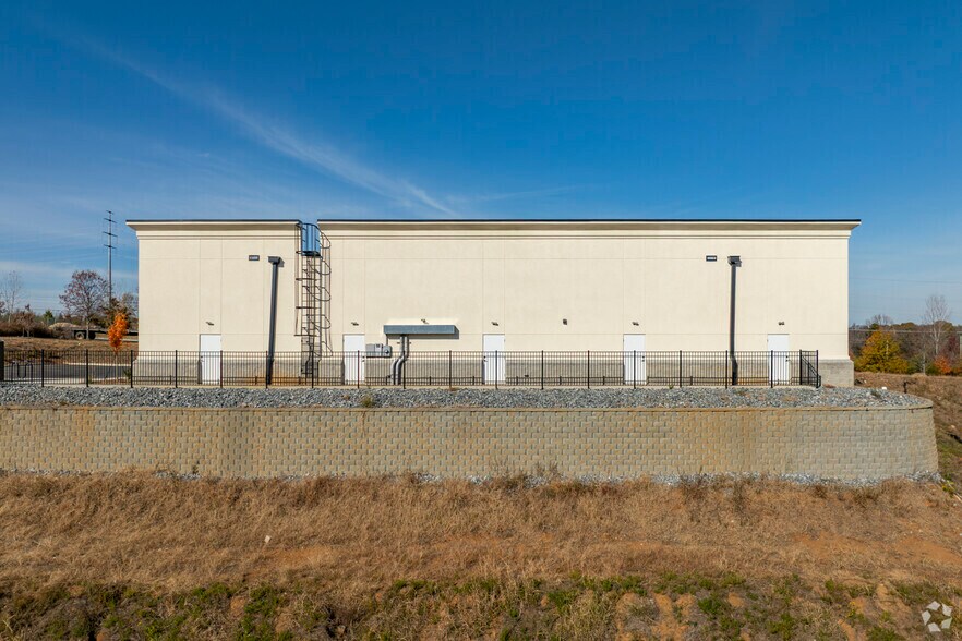 More Photos Of 3395 Jacobs Crossing Blvd, Concord Storefront Retail Office For Sale