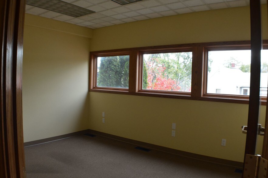 More Photos Of 1205 S Main St, Kalispell Office For Sale
