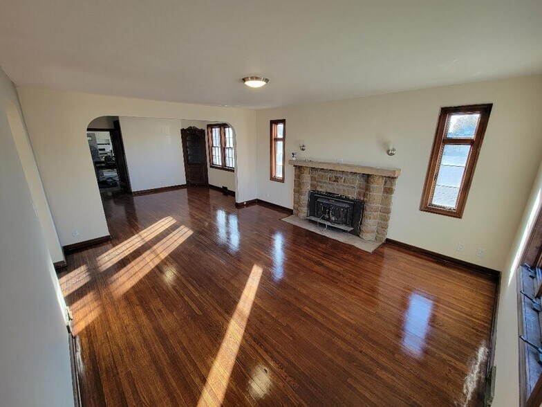 More Photos Of 2303 E Morgan Ave, Evansville Office For Lease