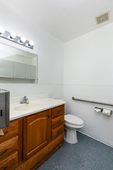 More Photos Of 24646 Redlands Blvd, Loma Linda Storefront For Sale