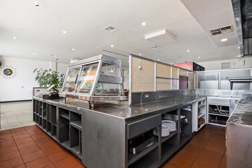 More Photos Of 33027 Road 159, Ivanhoe General Retail For Sale