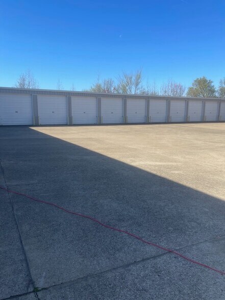 More Photos Of 4615 N Highway 71, Alma Freestanding For Sale