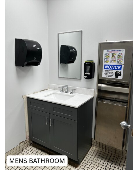 More Photos Of 2500 Freedland Rd, Hermitage Manufacturing For Sale