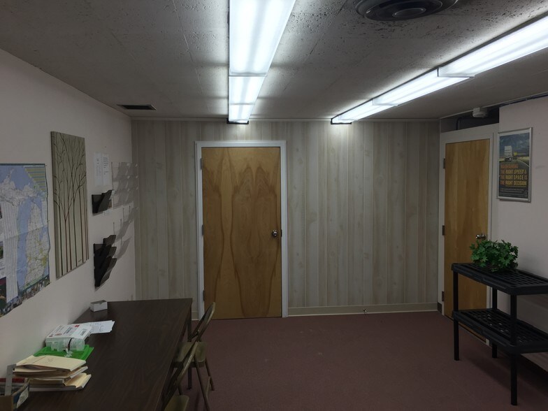 More Photos Of 3515 Lakeshore Dr, Saint Joseph Office For Lease