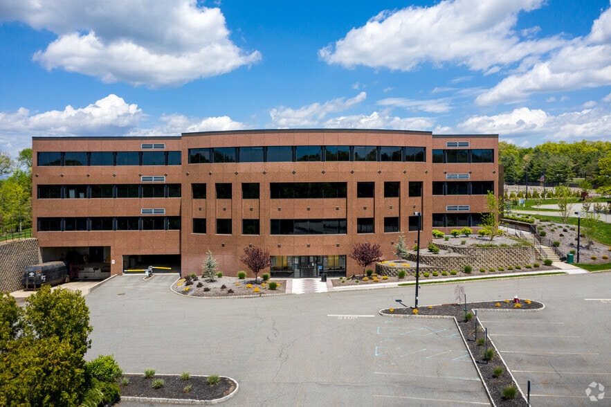 More Photos Of 300 Tice Blvd, Woodcliff Lake Office For Lease